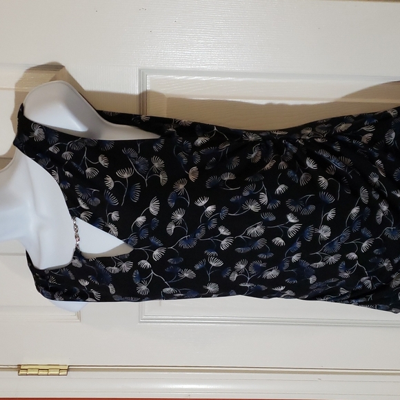 White House Black Market sleevless top - Picture 2 of 9